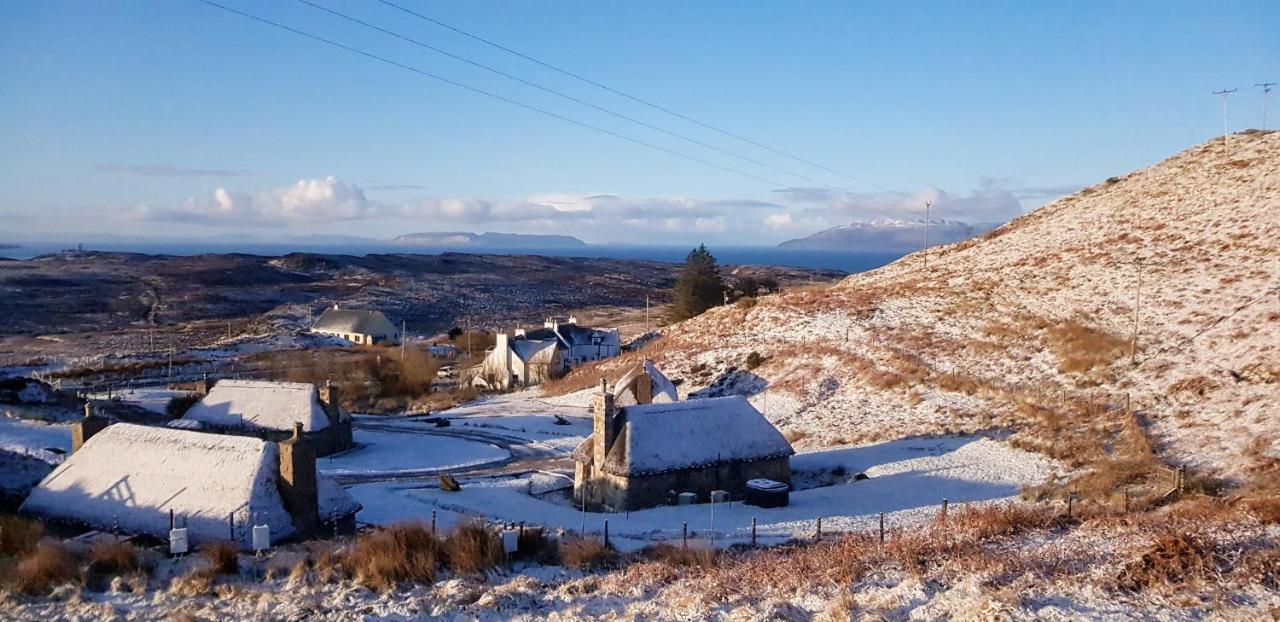 Tigh Lachie, Mary'S Thatched Cottages, Elgol, Isle Of Skye Exterior photo