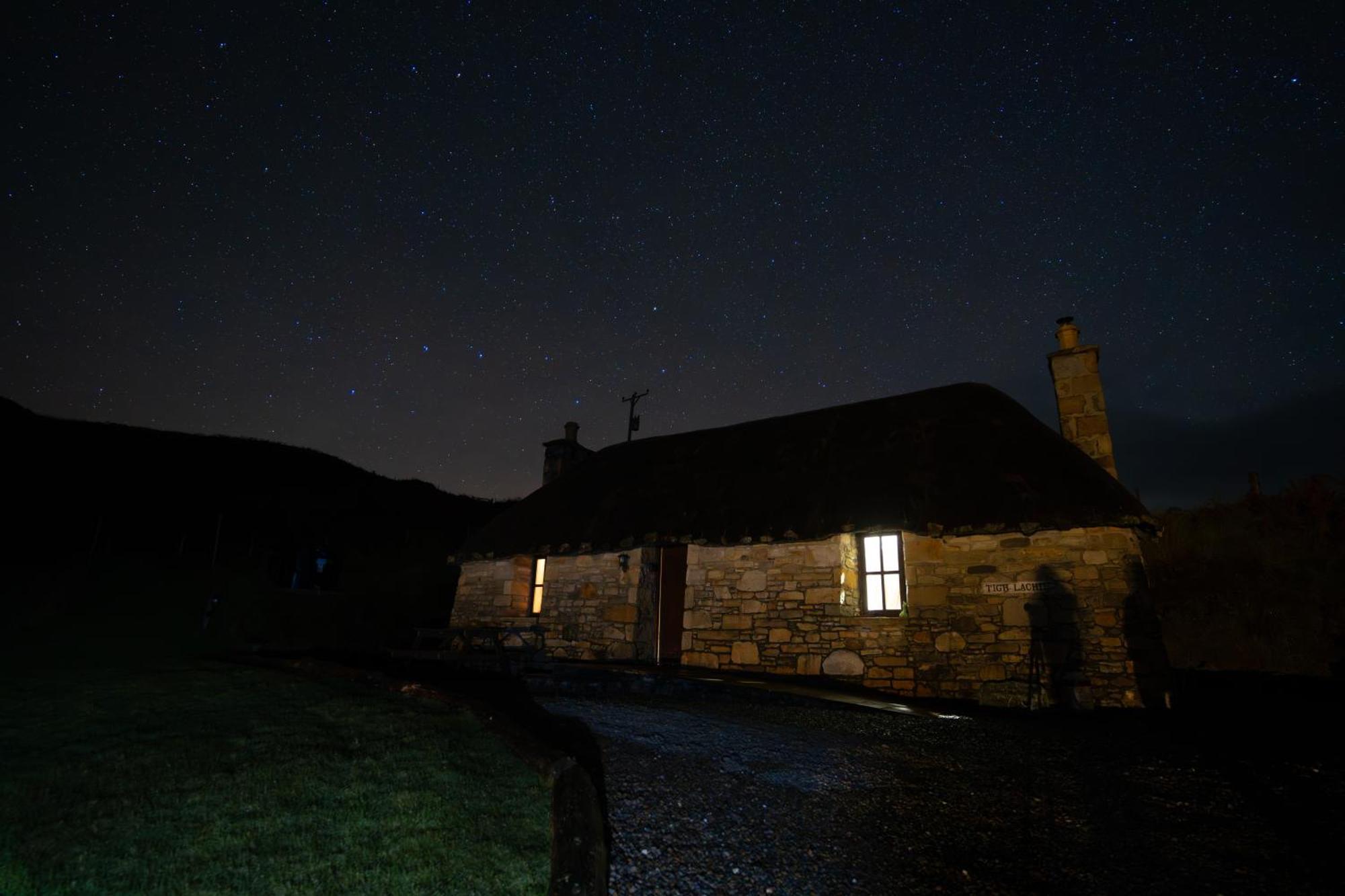 Tigh Lachie, Mary'S Thatched Cottages, Elgol, Isle Of Skye Exterior photo