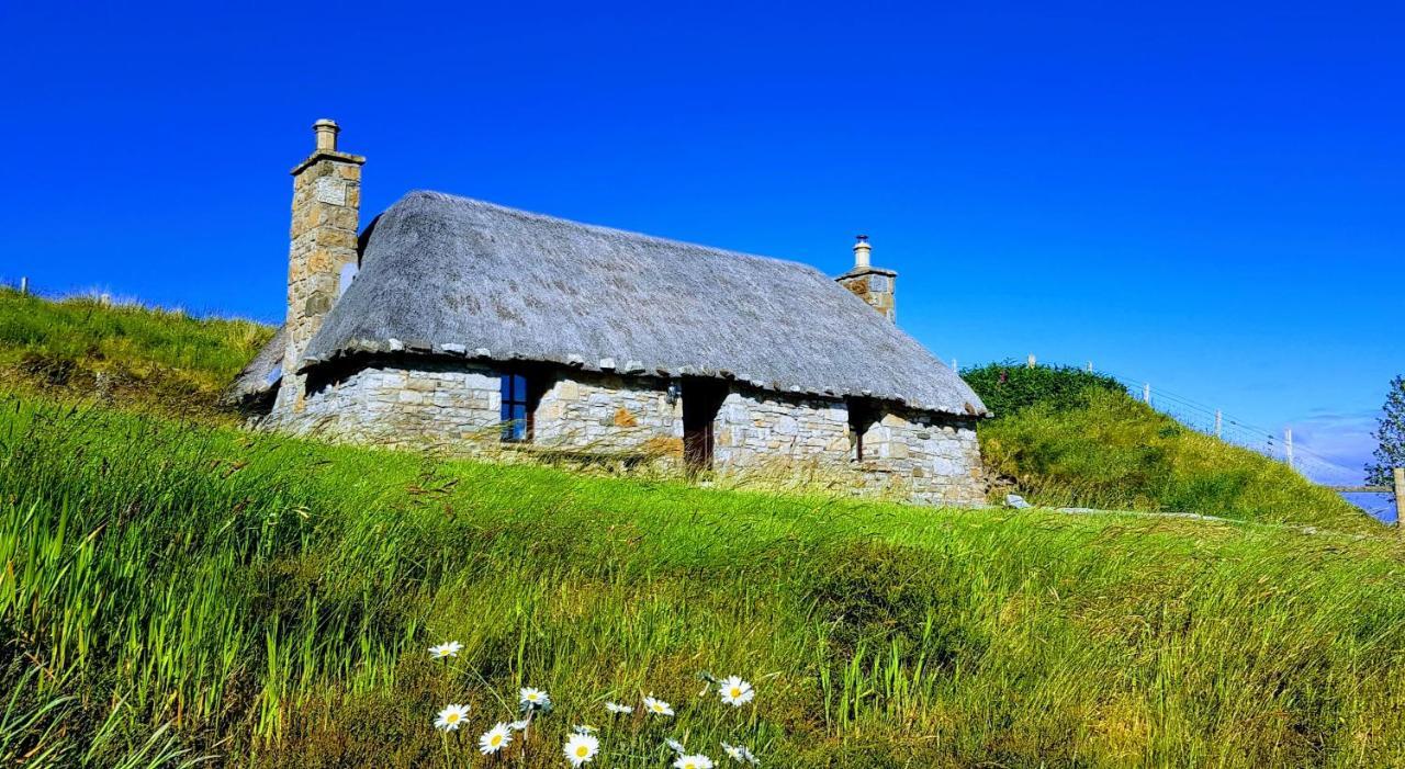 Tigh Lachie, Mary'S Thatched Cottages, Elgol, Isle Of Skye Exterior photo