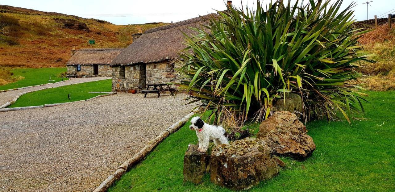 Tigh Lachie, Mary'S Thatched Cottages, Elgol, Isle Of Skye Exterior photo